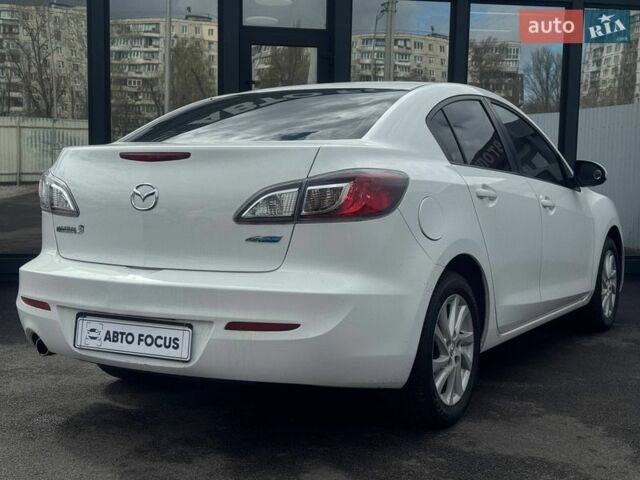 Білий Мазда 3, об'ємом двигуна 2 л та пробігом 249 тис. км за 7390 $, фото 5 на Automoto.ua
