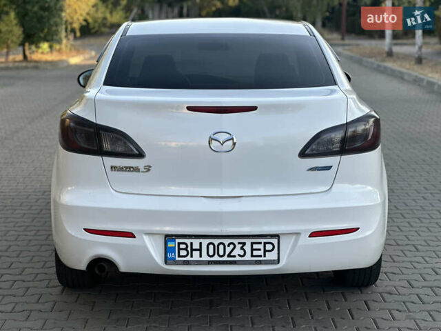 Белый Мазда 3, объемом двигателя 2 л и пробегом 165 тыс. км за 8000 $, фото 12 на Automoto.ua