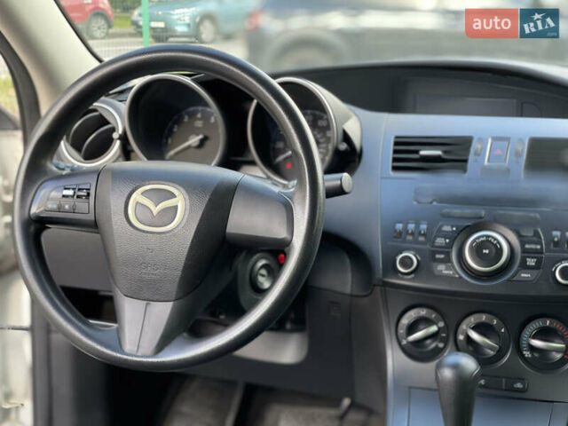 Білий Мазда 3, об'ємом двигуна 2 л та пробігом 170 тис. км за 8199 $, фото 8 на Automoto.ua