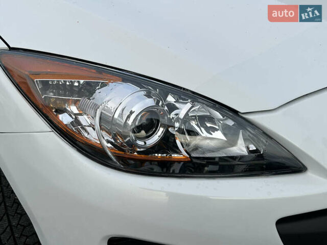 Мазда 3 2013 у Прилуках на Automoto.ua Білий Мазда 3, об'ємом двигуна 2 л та пробігом 215 тис. км за 7650 $, фото 9 на Automoto.ua