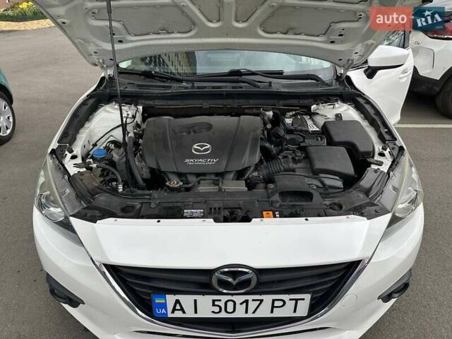 Белый Мазда 3, объемом двигателя 2 л и пробегом 136 тыс. км за 9600 $, фото 7 на Automoto.ua