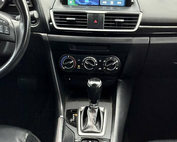 Белый Мазда 3, объемом двигателя 2 л и пробегом 183 тыс. км за 9500 $, фото 25 на Automoto.ua