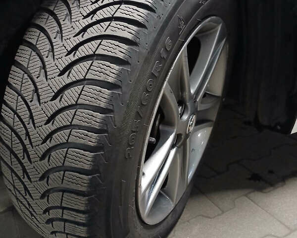 Белый Мазда 3, объемом двигателя 2 л и пробегом 123 тыс. км за 8900 $, фото 8 на Automoto.ua