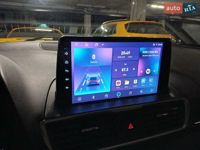 Белый Мазда 3, объемом двигателя 2 л и пробегом 123 тыс. км за 8900 $, фото 13 на Automoto.ua