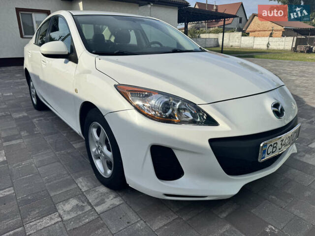 Білий Мазда 3, об'ємом двигуна 2 л та пробігом 200 тис. км за 7600 $, фото 2 на Automoto.ua