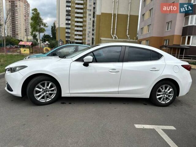 Белый Мазда 3, объемом двигателя 2 л и пробегом 136 тыс. км за 9600 $, фото 5 на Automoto.ua
