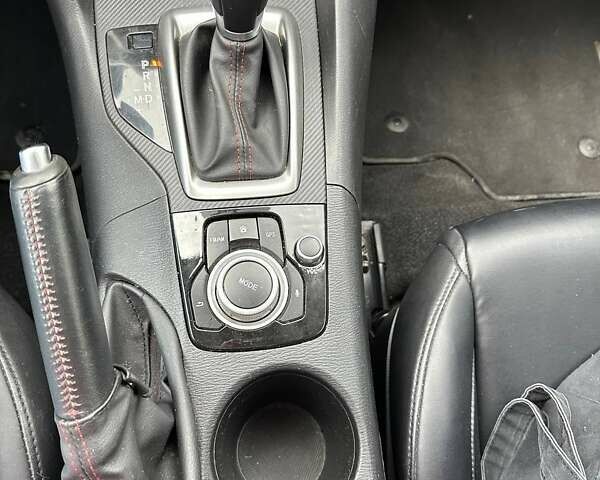 Белый Мазда 3, объемом двигателя 2 л и пробегом 136 тыс. км за 9600 $, фото 16 на Automoto.ua