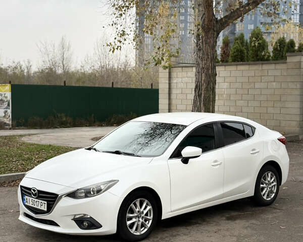 Белый Мазда 3, объемом двигателя 2 л и пробегом 183 тыс. км за 9500 $, фото 3 на Automoto.ua