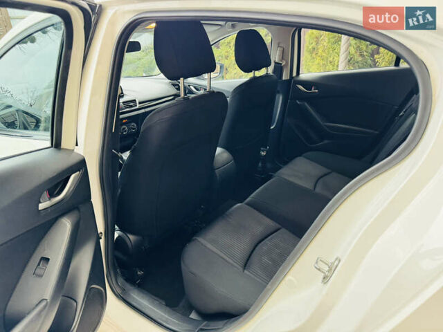 Белый Мазда 3, объемом двигателя 2 л и пробегом 157 тыс. км за 7950 $, фото 23 на Automoto.ua
