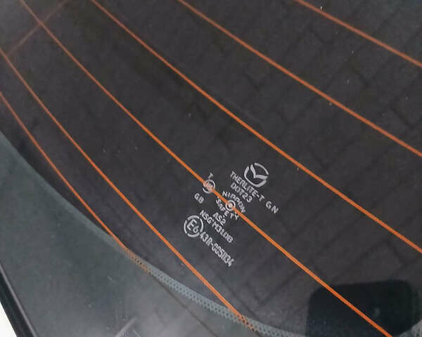 Белый Мазда 3, объемом двигателя 2 л и пробегом 123 тыс. км за 8900 $, фото 16 на Automoto.ua