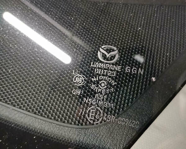 Белый Мазда 3, объемом двигателя 2 л и пробегом 123 тыс. км за 8900 $, фото 19 на Automoto.ua