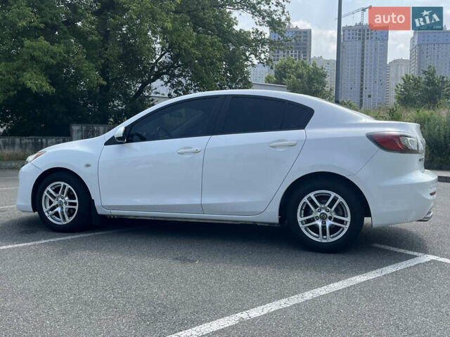 Белый Мазда 3, объемом двигателя 2 л и пробегом 170 тыс. км за 8400 $, фото 10 на Automoto.ua