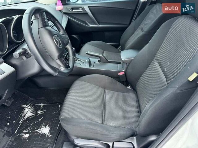 Білий Мазда 3, об'ємом двигуна 2 л та пробігом 198 тис. км за 7500 $, фото 5 на Automoto.ua