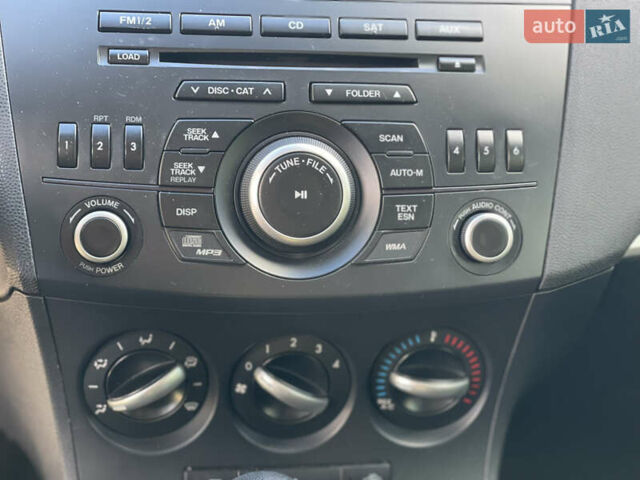 Білий Мазда 3, об'ємом двигуна 2 л та пробігом 170 тис. км за 8199 $, фото 7 на Automoto.ua