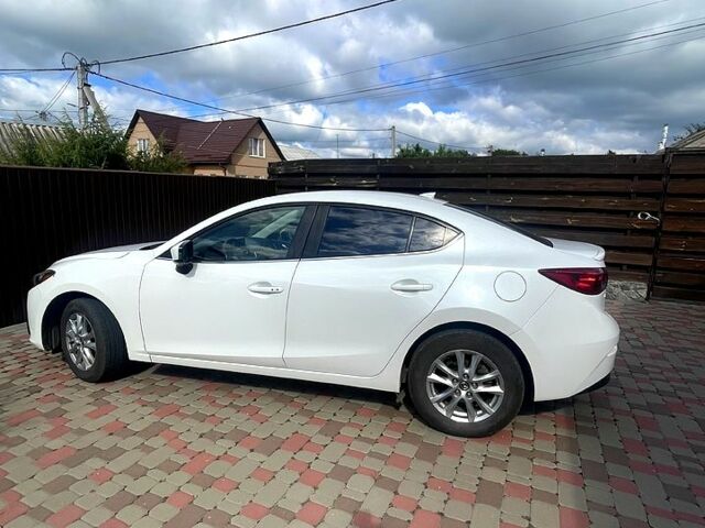 Белый Мазда 3, объемом двигателя 2 л и пробегом 140 тыс. км за 10100 $, фото 6 на Automoto.ua