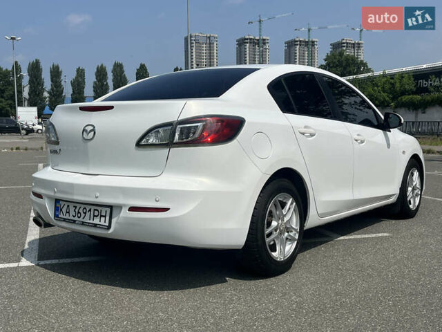 Белый Мазда 3, объемом двигателя 2 л и пробегом 170 тыс. км за 8400 $, фото 21 на Automoto.ua