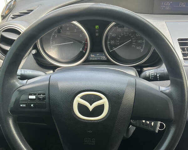 Белый Мазда 3, объемом двигателя 2 л и пробегом 170 тыс. км за 8400 $, фото 31 на Automoto.ua