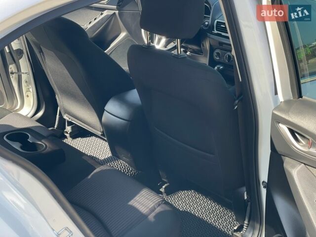 Білий Мазда 3, об'ємом двигуна 2 л та пробігом 220 тис. км за 9700 $, фото 13 на Automoto.ua