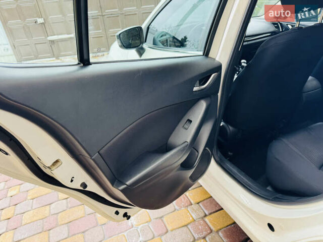 Белый Мазда 3, объемом двигателя 2 л и пробегом 157 тыс. км за 7950 $, фото 22 на Automoto.ua
