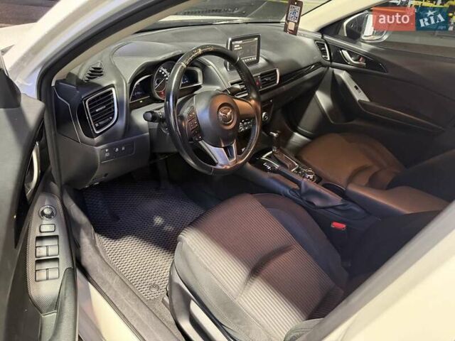 Белый Мазда 3, объемом двигателя 1.5 л и пробегом 56 тыс. км за 14000 $, фото 15 на Automoto.ua