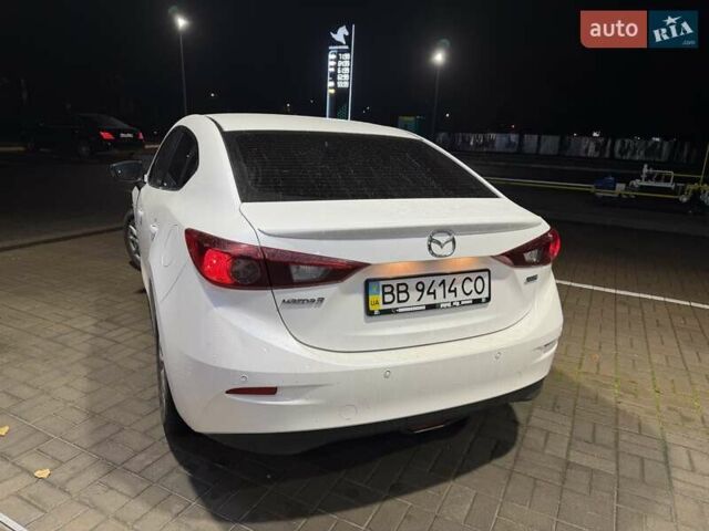 Белый Мазда 3, объемом двигателя 1.5 л и пробегом 56 тыс. км за 14000 $, фото 8 на Automoto.ua