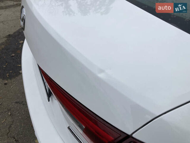 Белый Мазда 3, объемом двигателя 2.2 л и пробегом 260 тыс. км за 9999 $, фото 5 на Automoto.ua