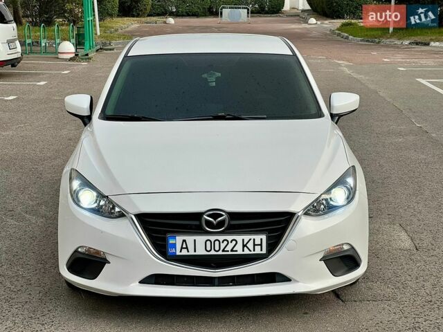 Белый Мазда 3, объемом двигателя 2 л и пробегом 208 тыс. км за 7700 $, фото 1 на Automoto.ua