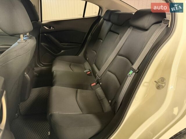 Білий Мазда 3, об'ємом двигуна 1.5 л та пробігом 60 тис. км за 13999 $, фото 22 на Automoto.ua