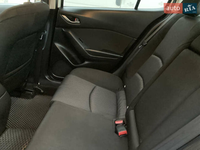 Белый Мазда 3, объемом двигателя 2.2 л и пробегом 260 тыс. км за 9999 $, фото 15 на Automoto.ua