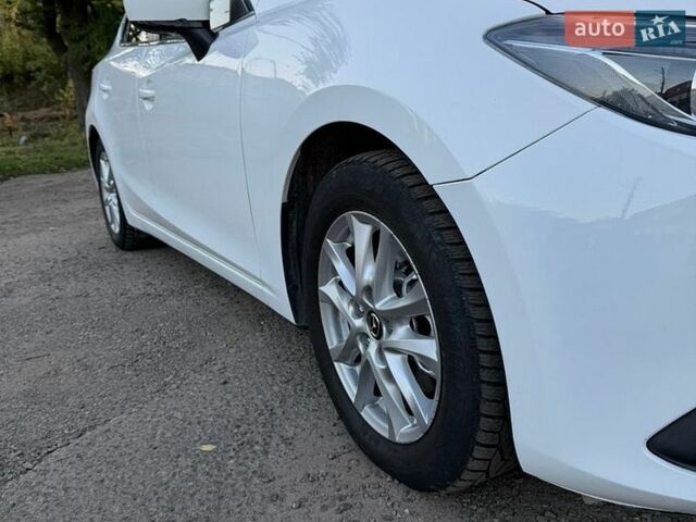 Білий Мазда 3, об'ємом двигуна 2.19 л та пробігом 269 тис. км за 8100 $, фото 6 на Automoto.ua