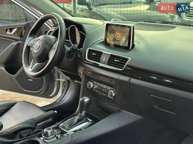 Білий Мазда 3, об'ємом двигуна 2 л та пробігом 276 тис. км за 7999 $, фото 31 на Automoto.ua