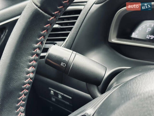 Белый Мазда 3, объемом двигателя 2 л и пробегом 208 тыс. км за 8899 $, фото 52 на Automoto.ua