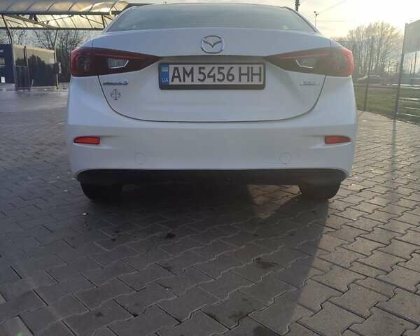 Белый Мазда 3, объемом двигателя 2 л и пробегом 144 тыс. км за 9500 $, фото 8 на Automoto.ua