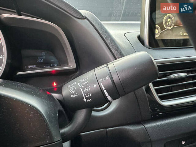 Білий Мазда 3, об'ємом двигуна 2 л та пробігом 276 тис. км за 7999 $, фото 26 на Automoto.ua