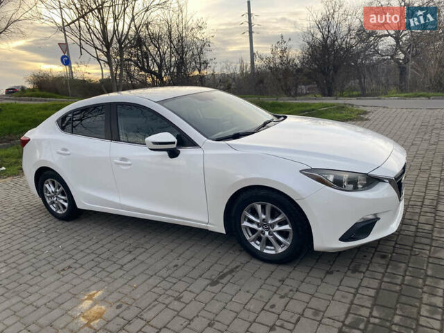 Білий Мазда 3, об'ємом двигуна 2 л та пробігом 150 тис. км за 9900 $, фото 1 на Automoto.ua