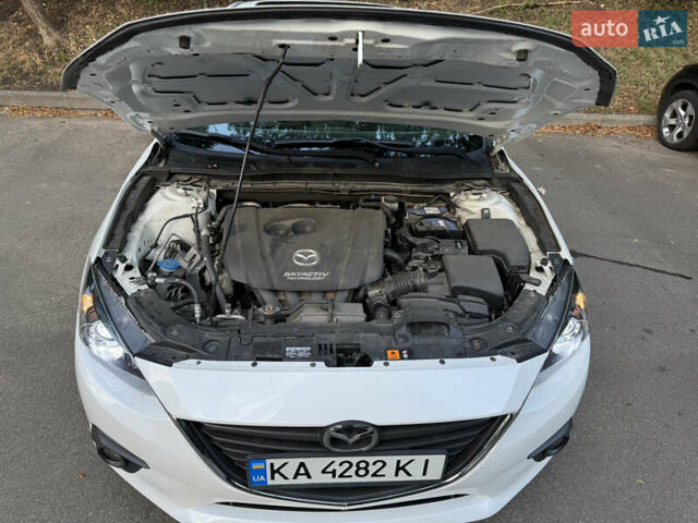 Белый Мазда 3, объемом двигателя 2 л и пробегом 112 тыс. км за 11500 $, фото 22 на Automoto.ua