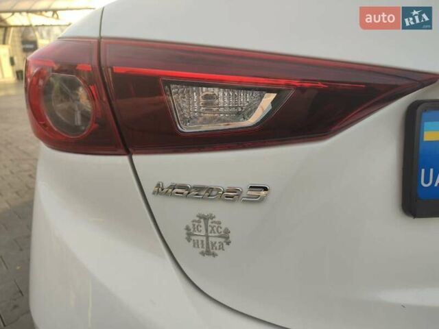 Белый Мазда 3, объемом двигателя 2 л и пробегом 144 тыс. км за 9500 $, фото 11 на Automoto.ua