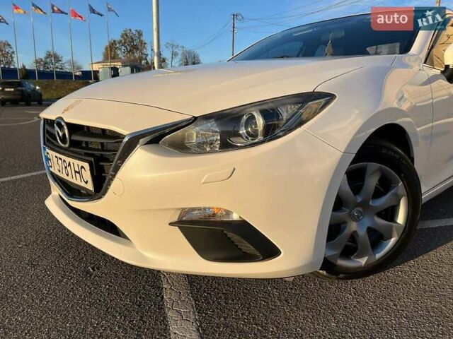 Белый Мазда 3, объемом двигателя 1.6 л и пробегом 124 тыс. км за 11500 $, фото 1 на Automoto.ua