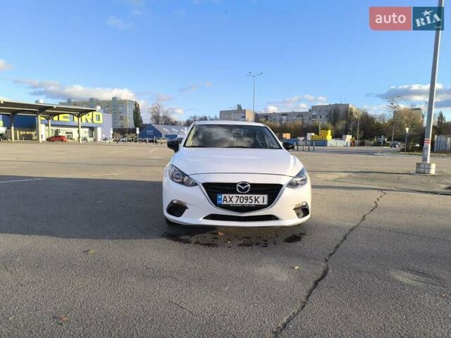 Белый Мазда 3, объемом двигателя 2 л и пробегом 160 тыс. км за 8600 $, фото 3 на Automoto.ua