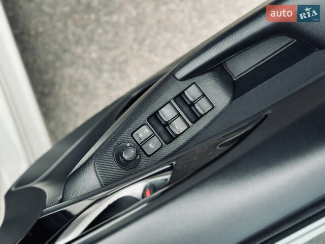 Белый Мазда 3, объемом двигателя 2 л и пробегом 208 тыс. км за 8899 $, фото 19 на Automoto.ua