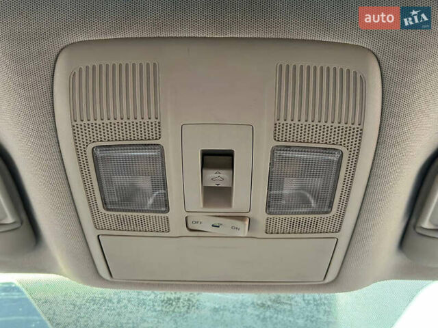 Білий Мазда 3, об'ємом двигуна 2 л та пробігом 276 тис. км за 7999 $, фото 29 на Automoto.ua