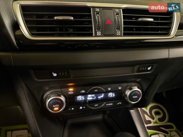 Білий Мазда 3, об'ємом двигуна 1.5 л та пробігом 60 тис. км за 13999 $, фото 30 на Automoto.ua