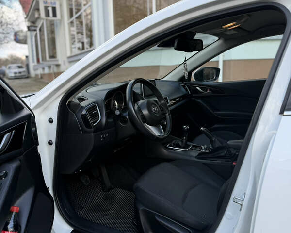 Білий Мазда 3, об'ємом двигуна 2.19 л та пробігом 267 тис. км за 9950 $, фото 10 на Automoto.ua