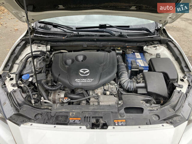 Белый Мазда 3, объемом двигателя 2.2 л и пробегом 260 тыс. км за 9999 $, фото 10 на Automoto.ua