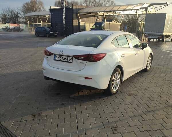 Белый Мазда 3, объемом двигателя 2 л и пробегом 144 тыс. км за 9500 $, фото 10 на Automoto.ua