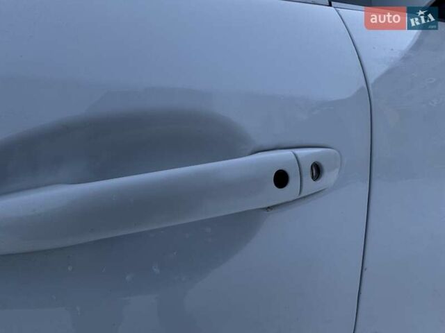 Білий Мазда 3, об'ємом двигуна 2 л та пробігом 163 тис. км за 9500 $, фото 18 на Automoto.ua