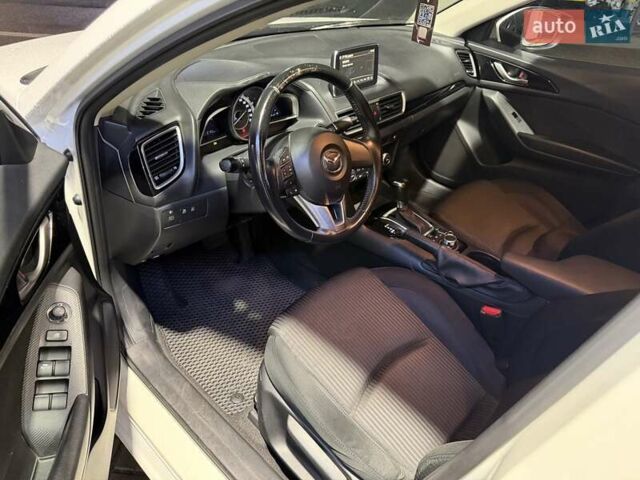 Белый Мазда 3, объемом двигателя 1.5 л и пробегом 56 тыс. км за 14000 $, фото 14 на Automoto.ua