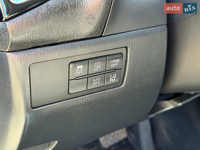 Белый Мазда 3, объемом двигателя 2 л и пробегом 158 тыс. км за 10890 $, фото 16 на Automoto.ua
