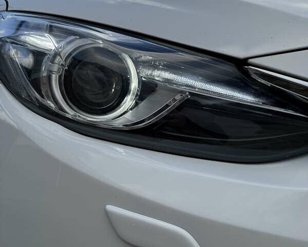 Білий Мазда 3, об'ємом двигуна 2.19 л та пробігом 267 тис. км за 9950 $, фото 7 на Automoto.ua