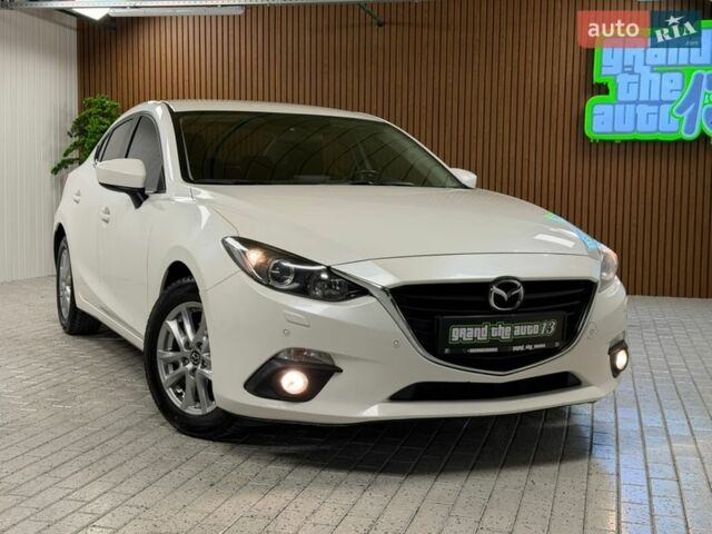 Білий Мазда 3, об'ємом двигуна 1.5 л та пробігом 60 тис. км за 13999 $, фото 2 на Automoto.ua